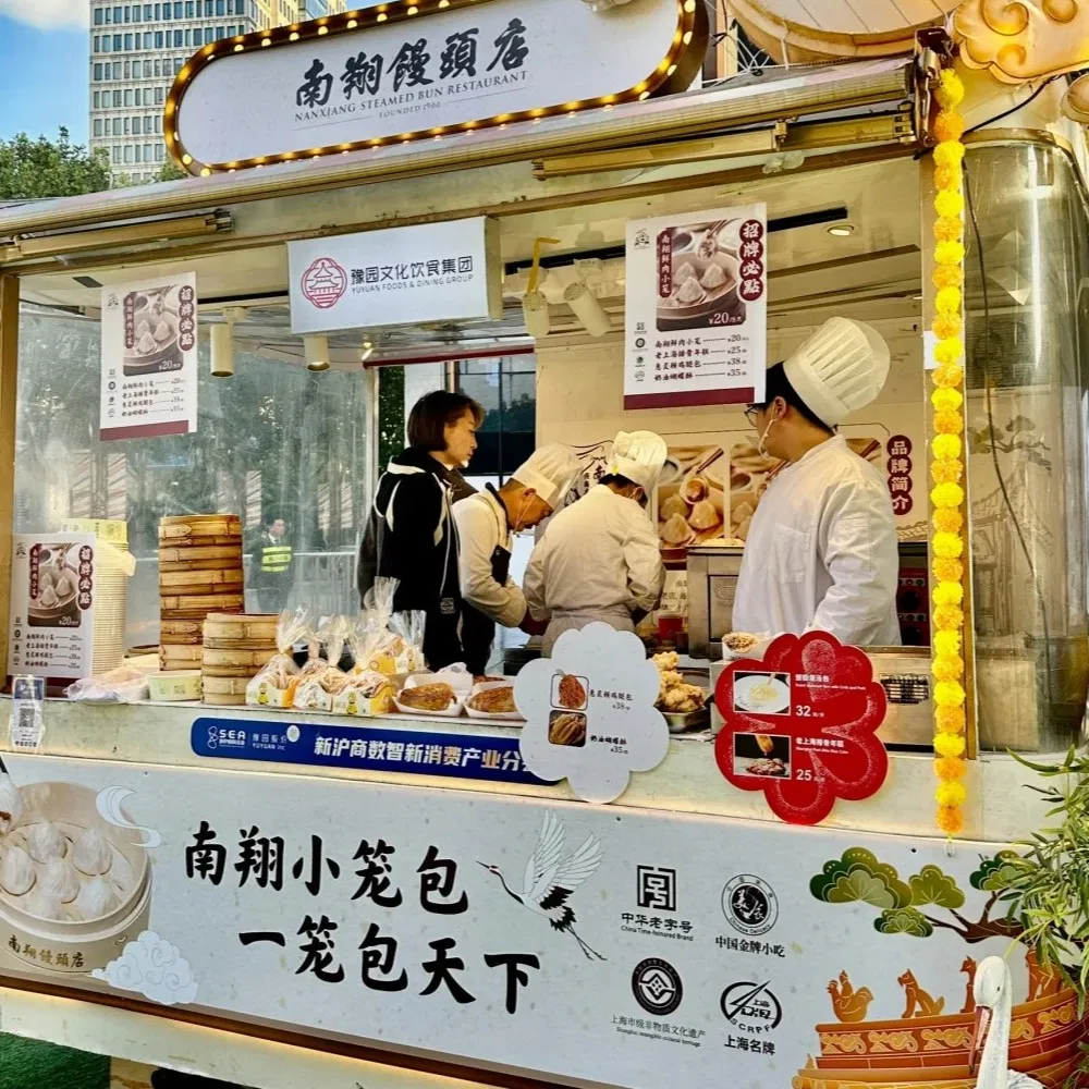 Business Street Prefabricated Mobile Food Trailer Hot Selling Container Food Truck