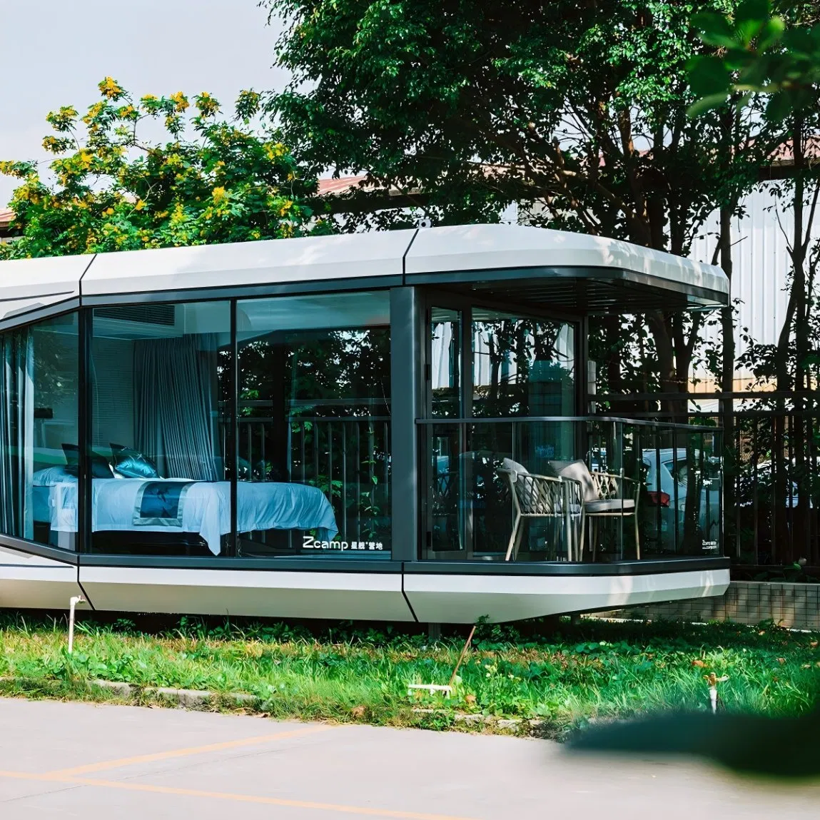 Luxury Space Capsule Prefabricated Space Capsule Space Capsule Mobile Home for Meadow Camping Resort Site