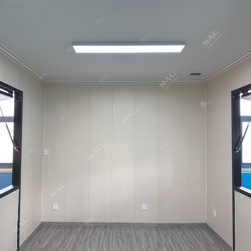 Prefab Urban Retail Spaces: Tailored Container Boutique Designs