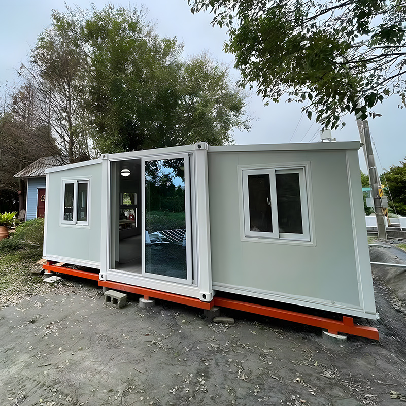 40FT Modern Prefabricated Modular Home for Vacation Living with Built-in Furniture and Luxury Design