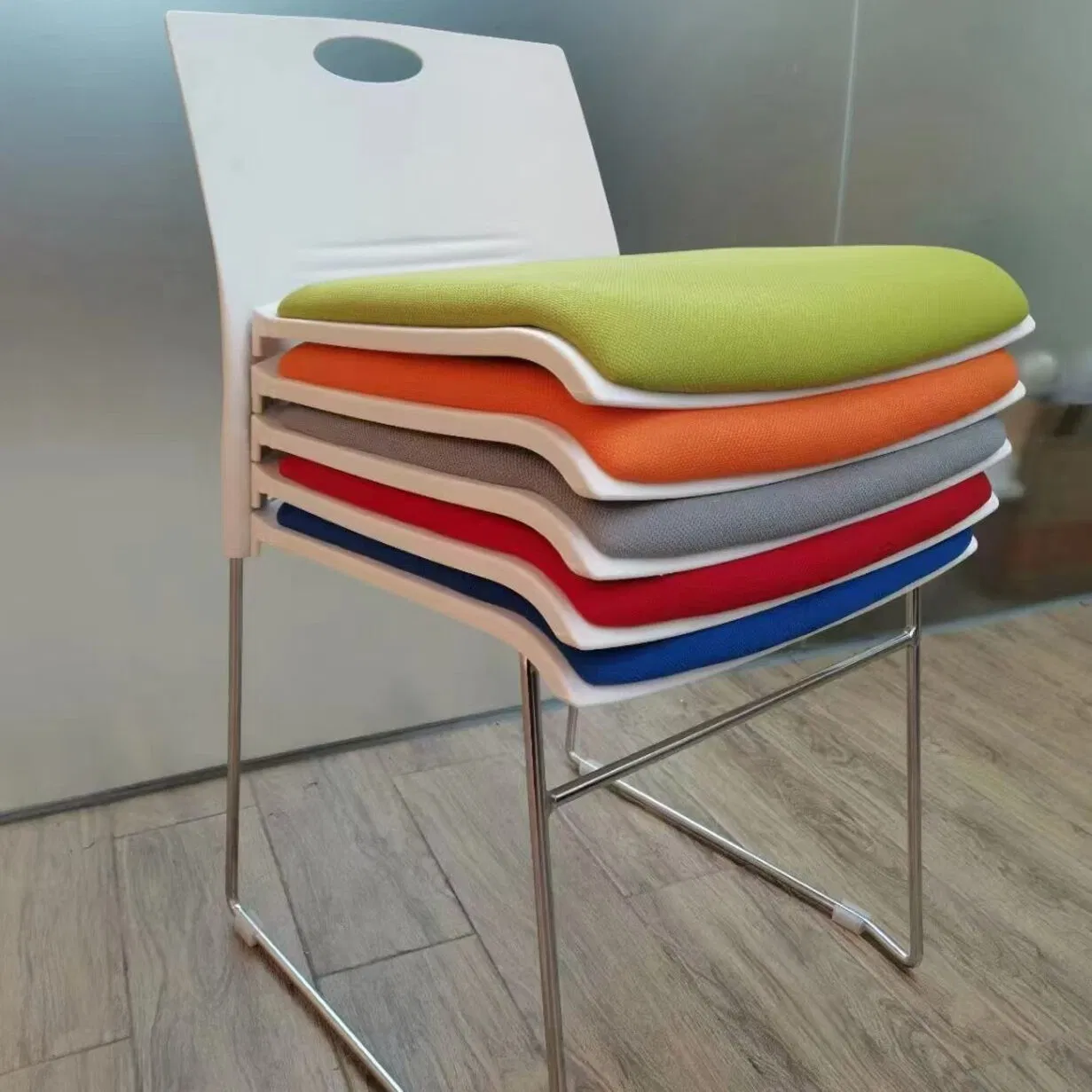 Modular Interlocking Plastic Chairs for Flexible Seating Arrangements in Co Working Spaces