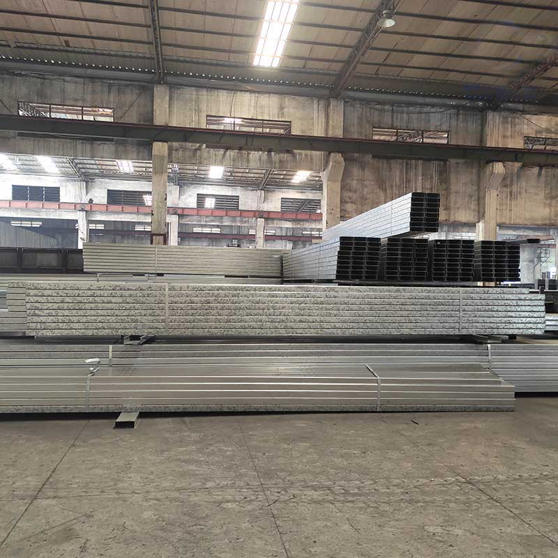 Taller de estructura industrial de acero prefabricado con estanterías de gran capacidad