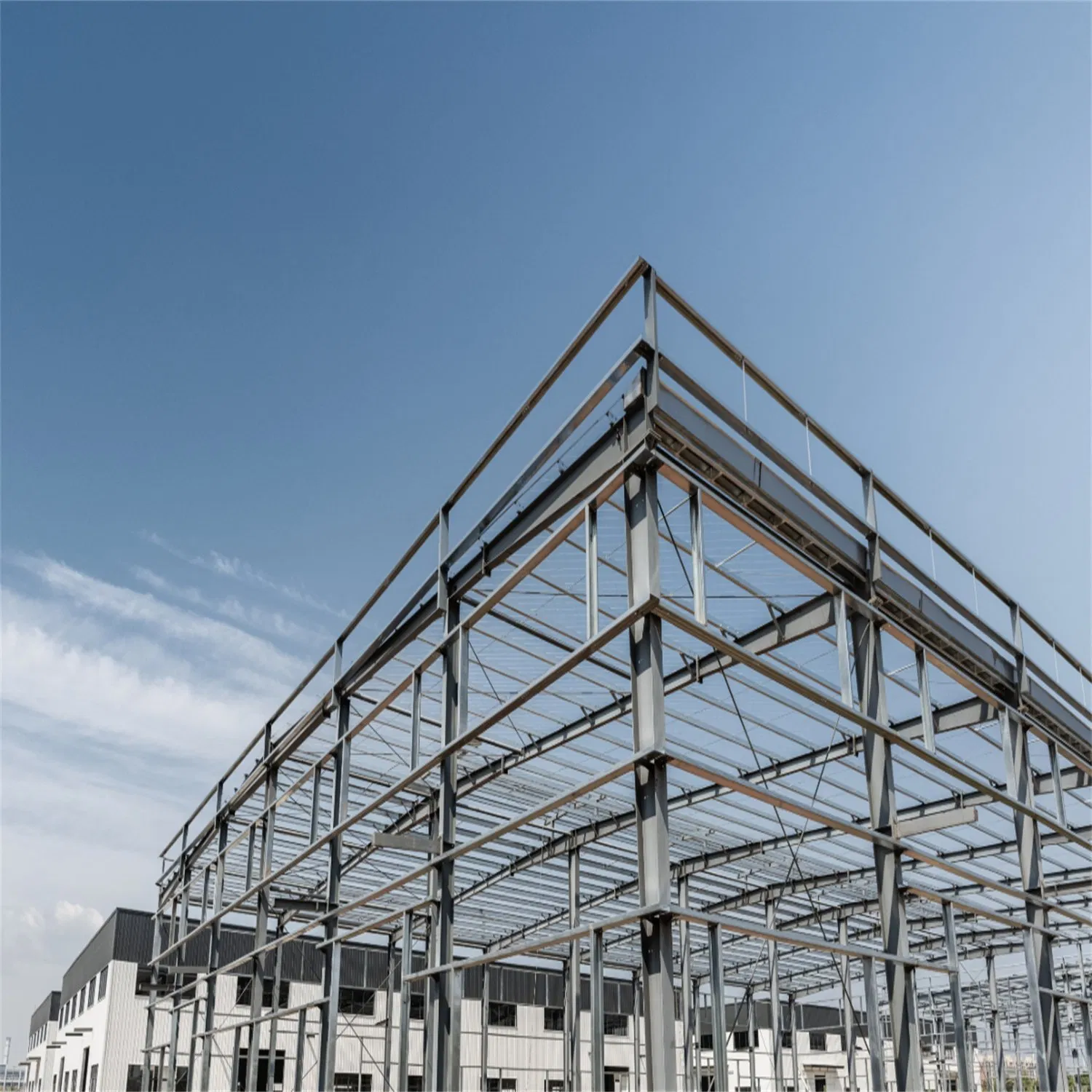 Sistema de Almacenamiento Industrial Galvanizado Duradero con Estructura de Acero Diseño Personalizado Estructura de Acero Prefabricada Almacén con Diseño Personalizado para Almacenamiento Multipropósito