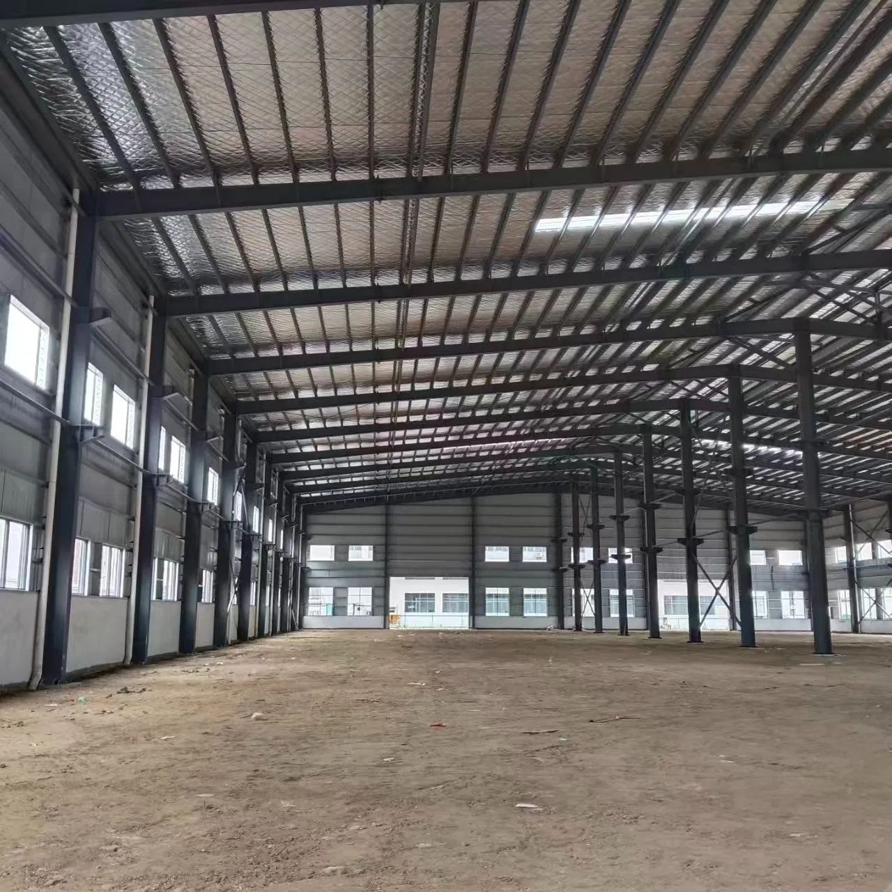 Estructura de acero ligero para almacén y taller con certificación de ventilación