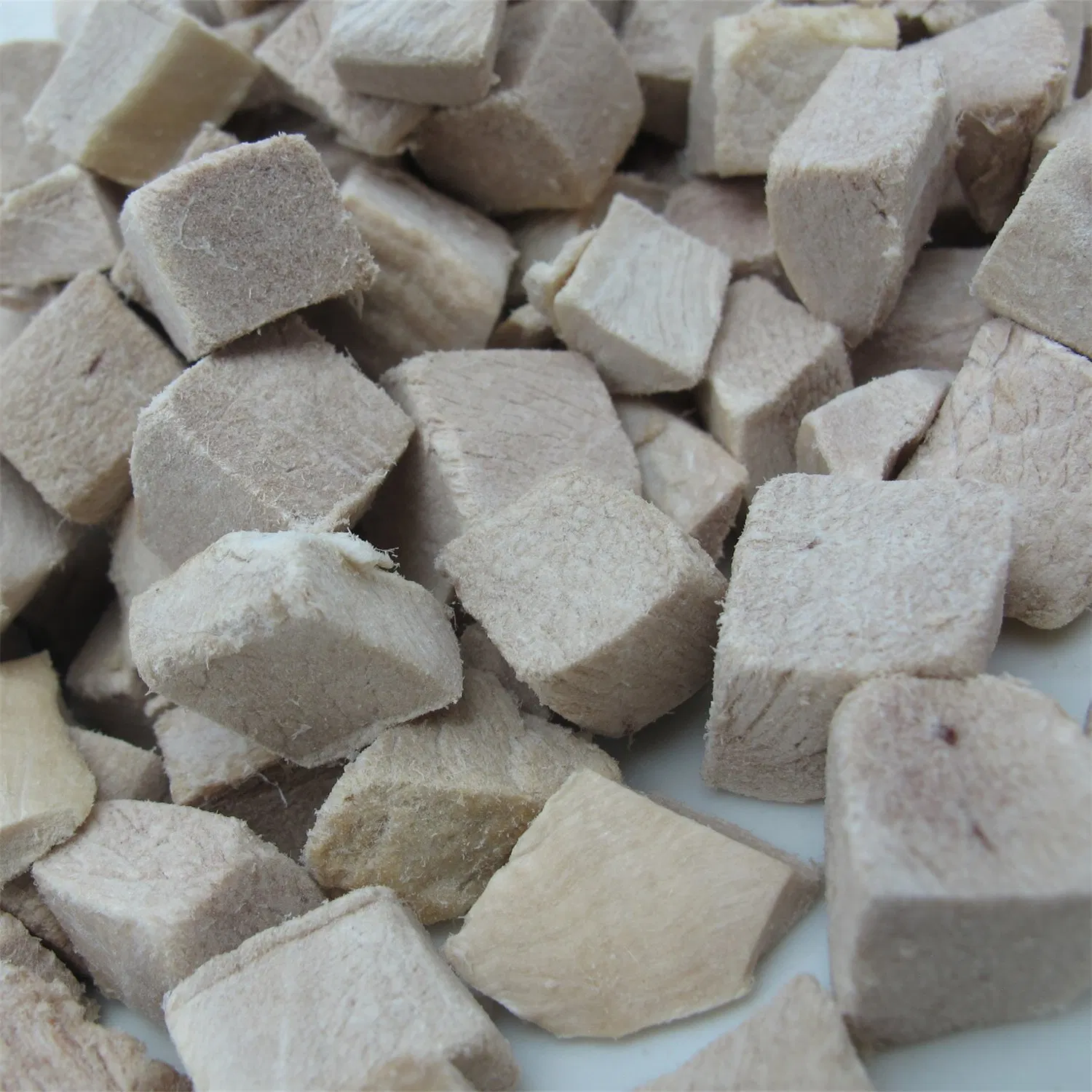 Sabor OEM Forma Paquete Bolsa Cubos de Carne Deshidratados al Vacío Comida Natural para Mascotas Golosina para Gato Snack para Perro
