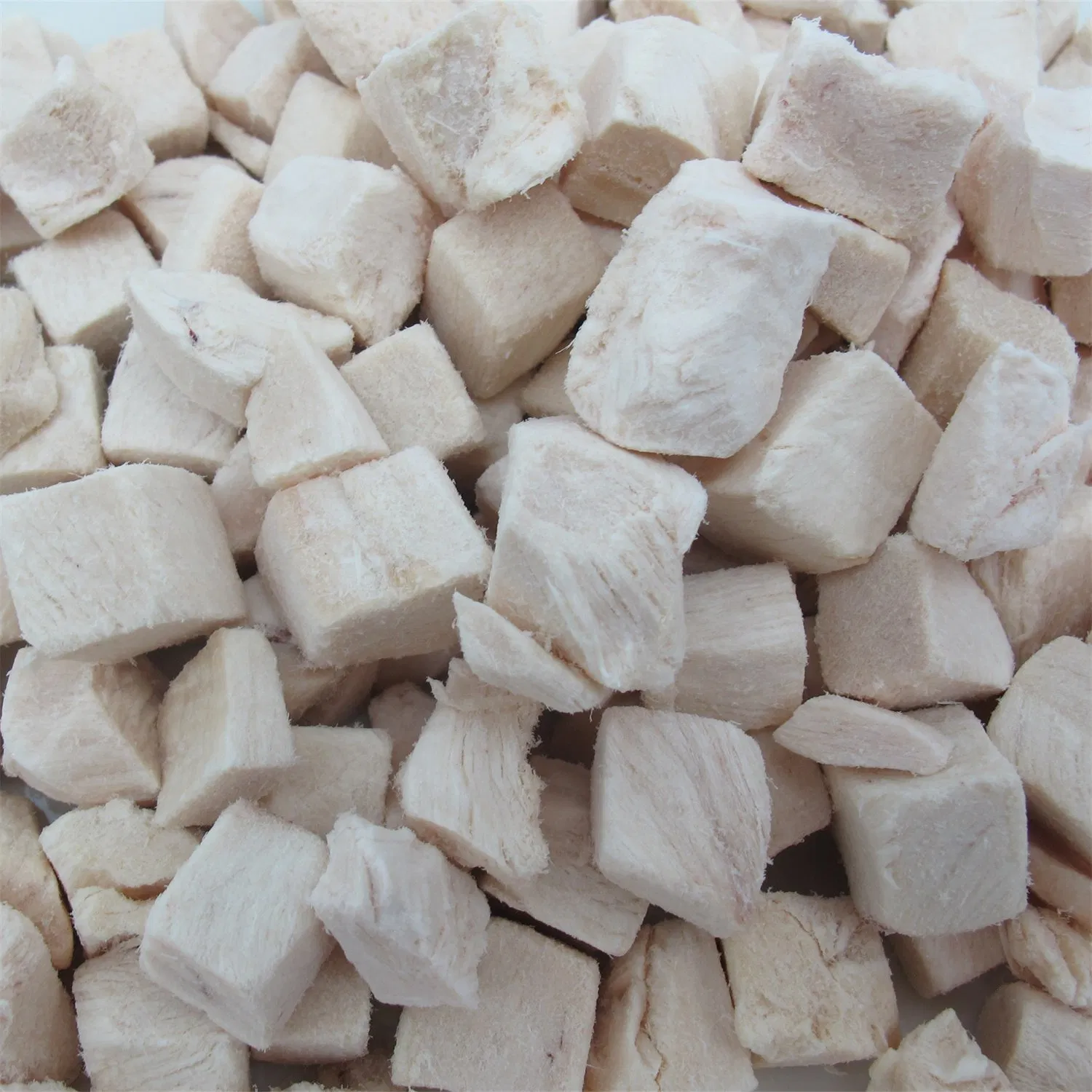 Fabricante Mayorista Alta Proteína Nutrición Baja Grasa Comida para Gatos Golosina para Perros Snack Cerdo Liofilizado Gránulos Comida Juguete para Mascotas