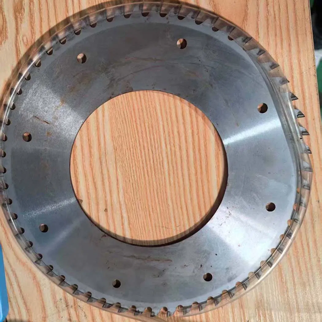 350 mm Hoja de sierra de diamante para soldadura de granito, hojas de sierra circular para el procesamiento de tubos de Gfrp, utilizando un diseño de borde continuo y teniendo un rendimiento de reducción de ruido