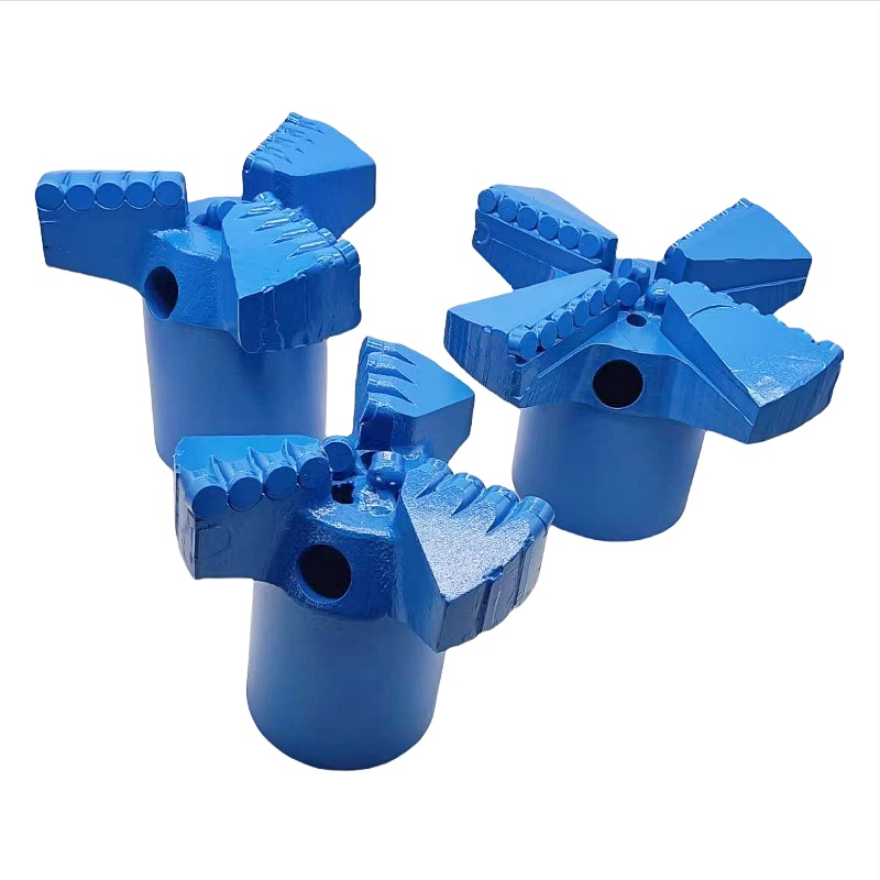 Broca de diamante cóncava de tres cuchillas para perforación de pozos de agua