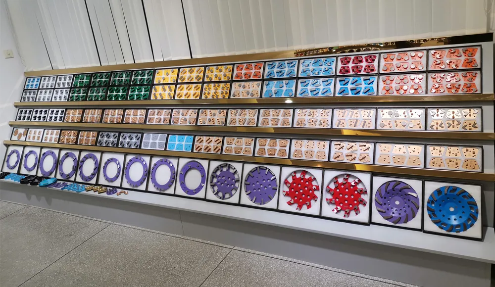 Exhibición de disco de molienda de segmento de diamante