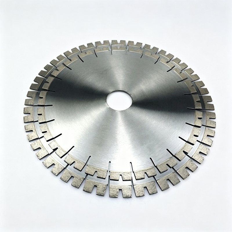 Φ600-φ1600 Hoja de sierra circular de diamante Arix de corte fino y resistente para cortar concreto duro y roca