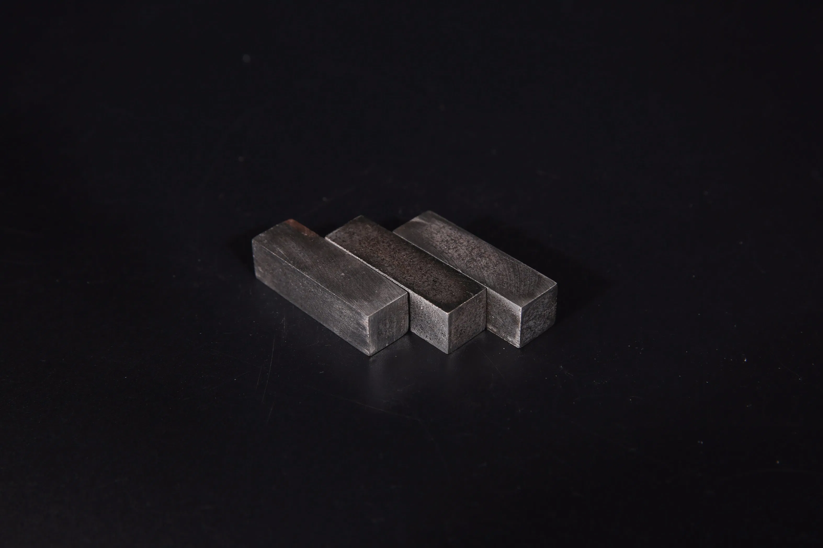 Segmento de diamante para herramienta de molienda para el procesamiento de granito