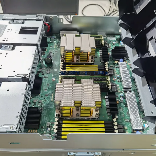 Advanced Lenovo Dm7100 Hybrid Flash Array for Storage Solutions