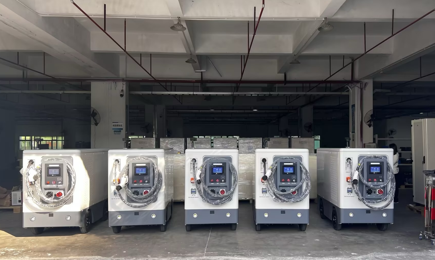 Electric Vehicle Charging Station 65kwh 141kwh DC Fast Charging Station 161kwh EV Mobile Charging Station