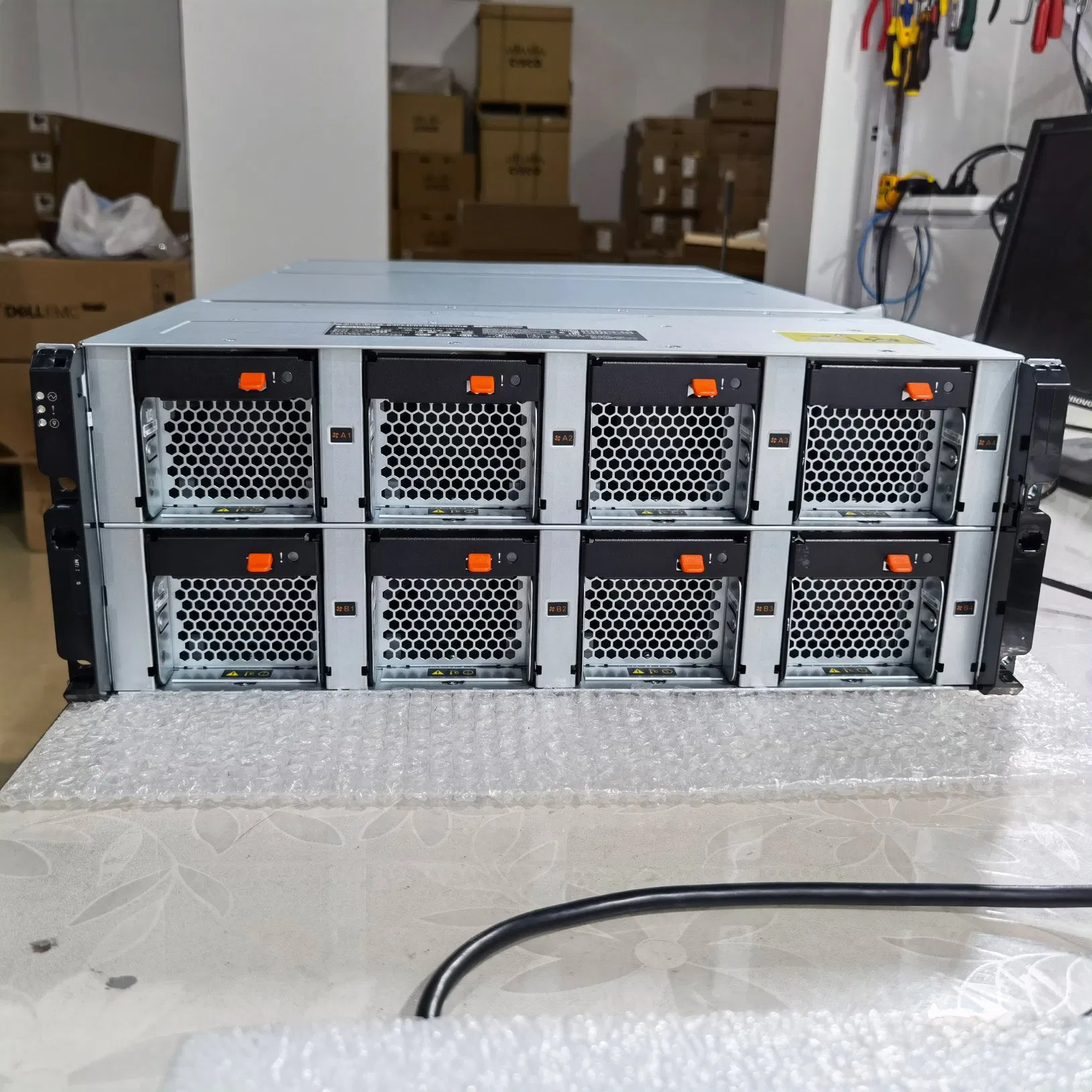 Advanced Lenovo Dm7100 Hybrid Flash Array for Storage Solutions