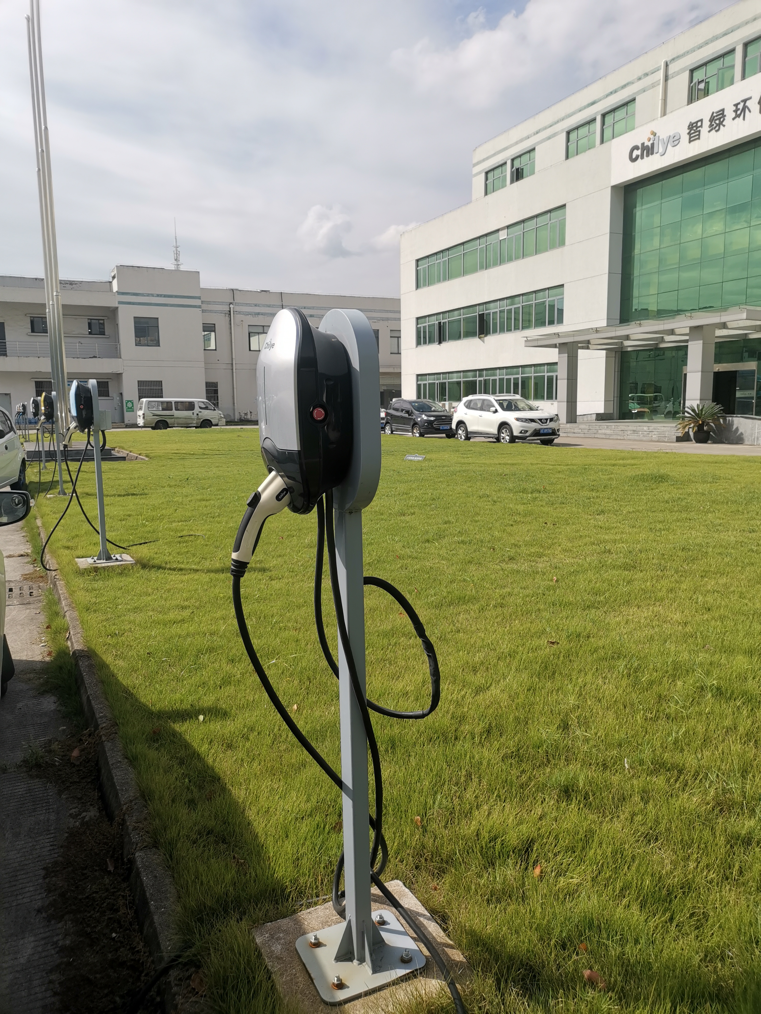 New Energy Vehicle Parts &amp; Accessories EV Charging Station 22KW 32A Three-phase