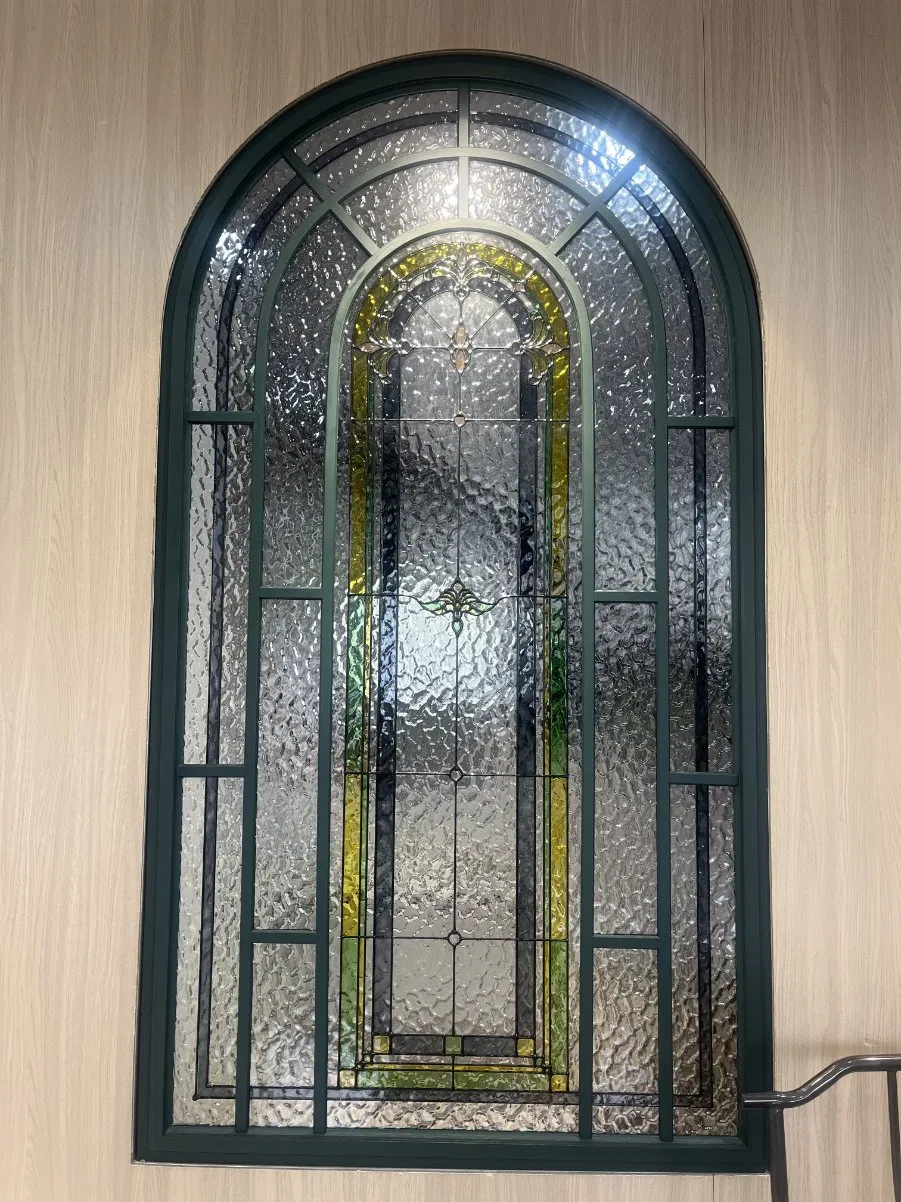 أبواب ونوافذ فرنسية من الألمنيوم مع عزل حراري مقاوم للعوامل الجوية بتصميم مشبك