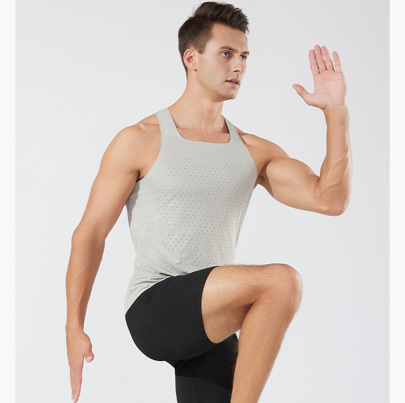 Sports active tank top styling