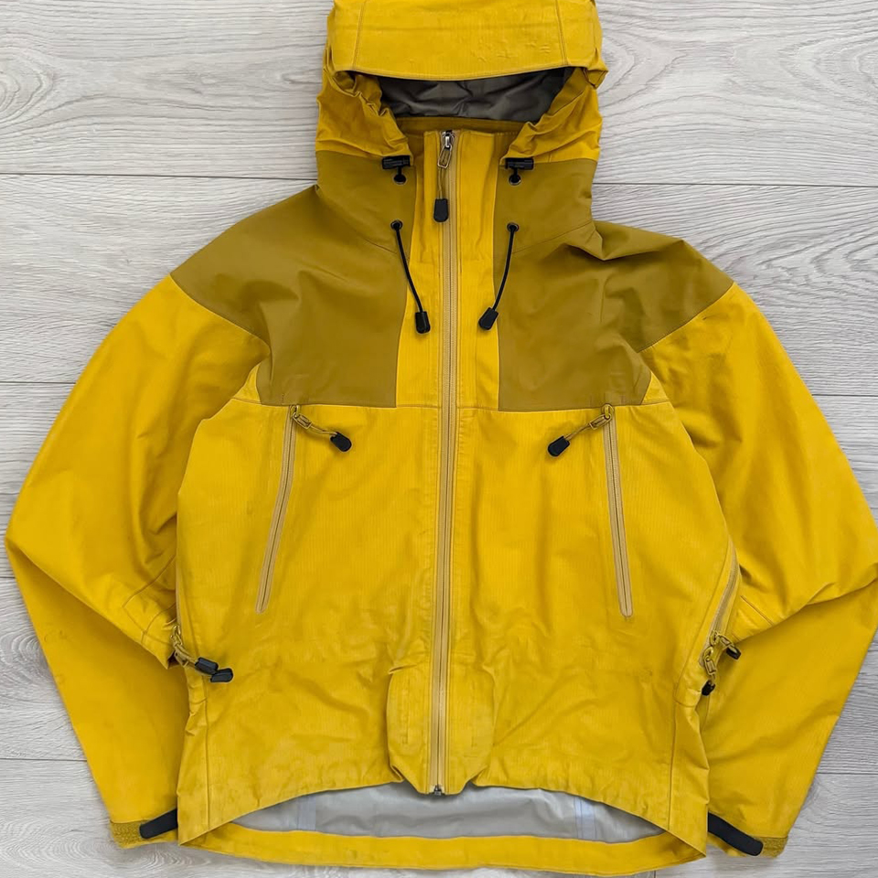 Color-blocked Hard-shell Jacket Outdoor Windproof and 20000mm Waterproof Lightweight Mountaineering Skiing Windbreaker Jackets