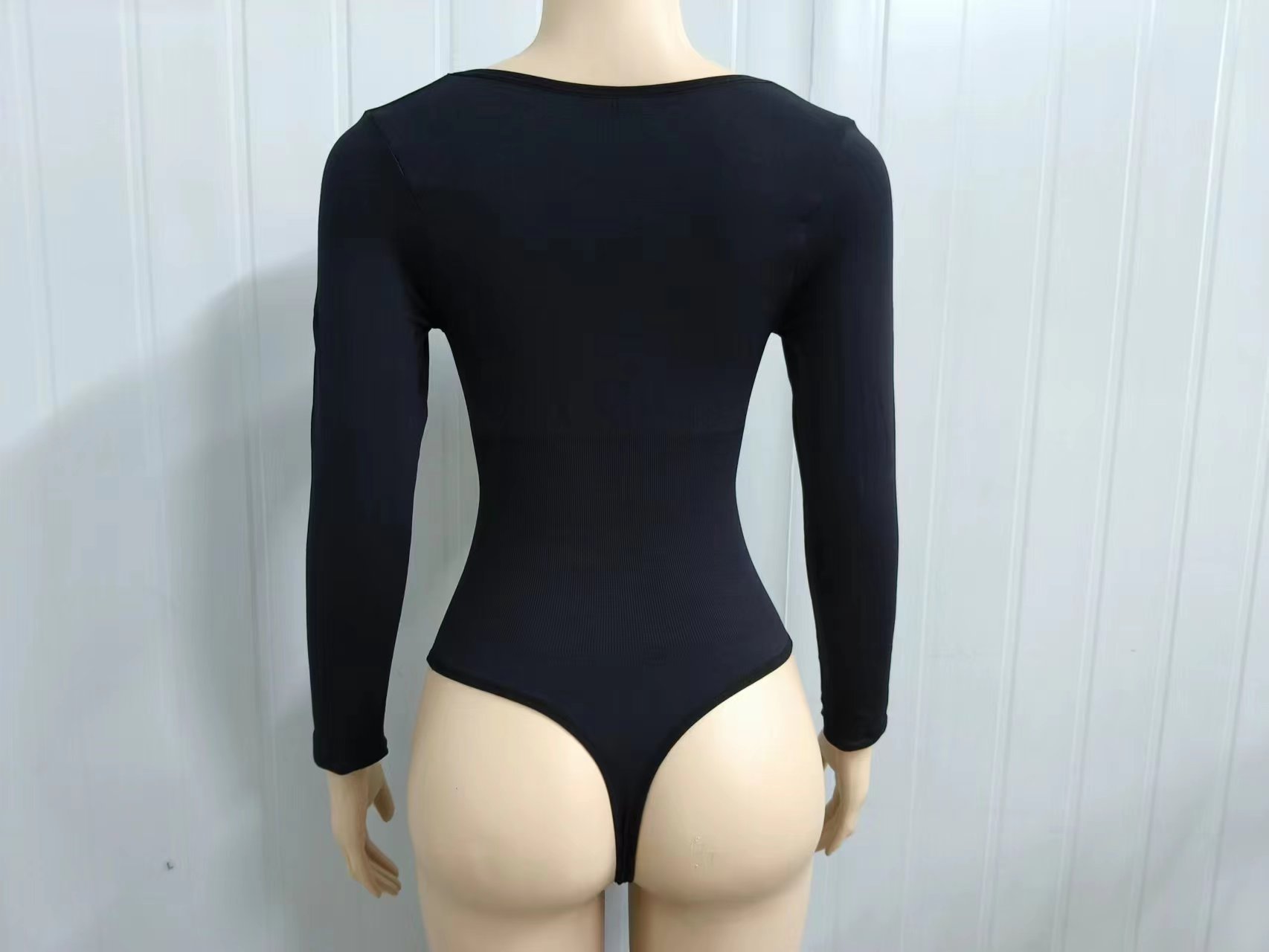 Seamless Shapewear Feature Detail