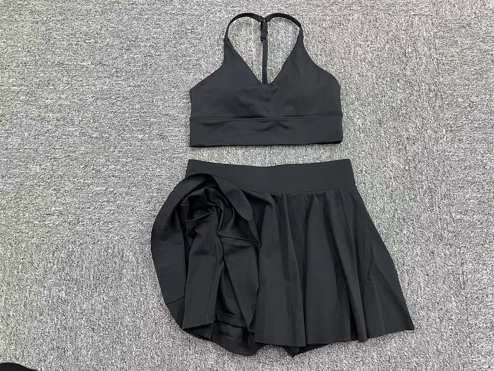 Wholesale Women Stretchy Soft Lightweight Padel Tennis Skirt and Bra Sports Tennis Skorts Set