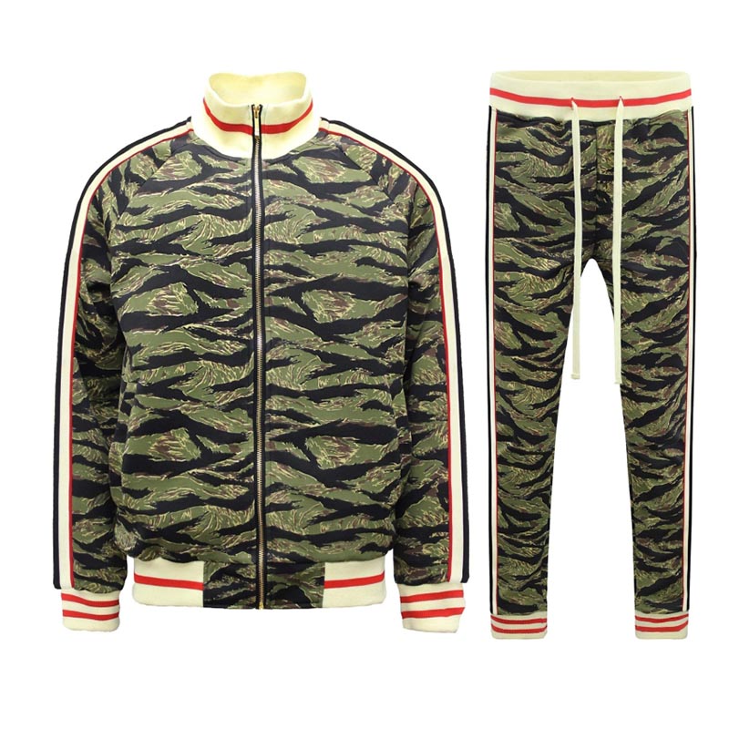 Tracksuit details 7