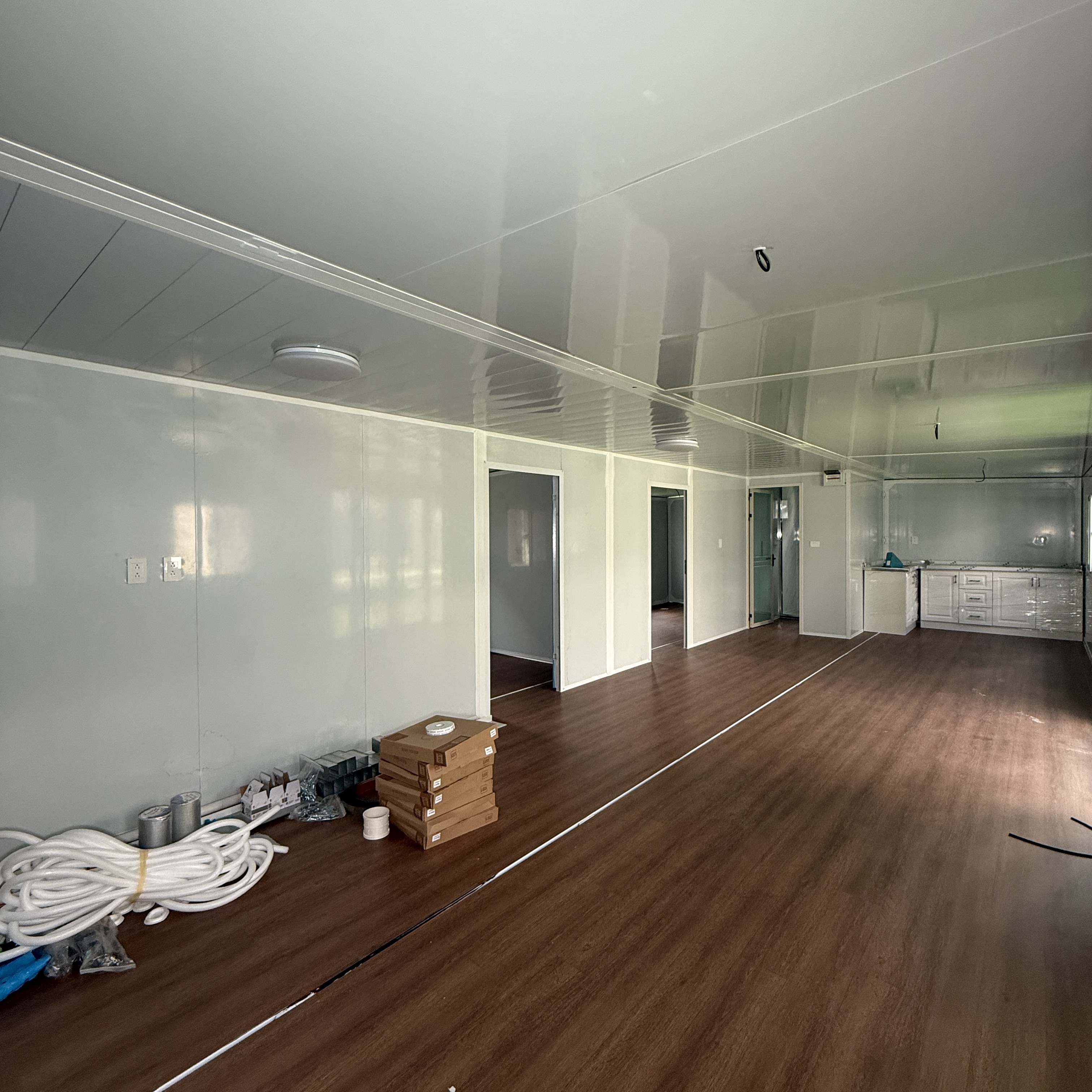 Ready Ship Prefabricated 20Ft 40Ft Expandable Waterproof Container House Kitchen Foldable Apartment Modern Design Hotel Villa