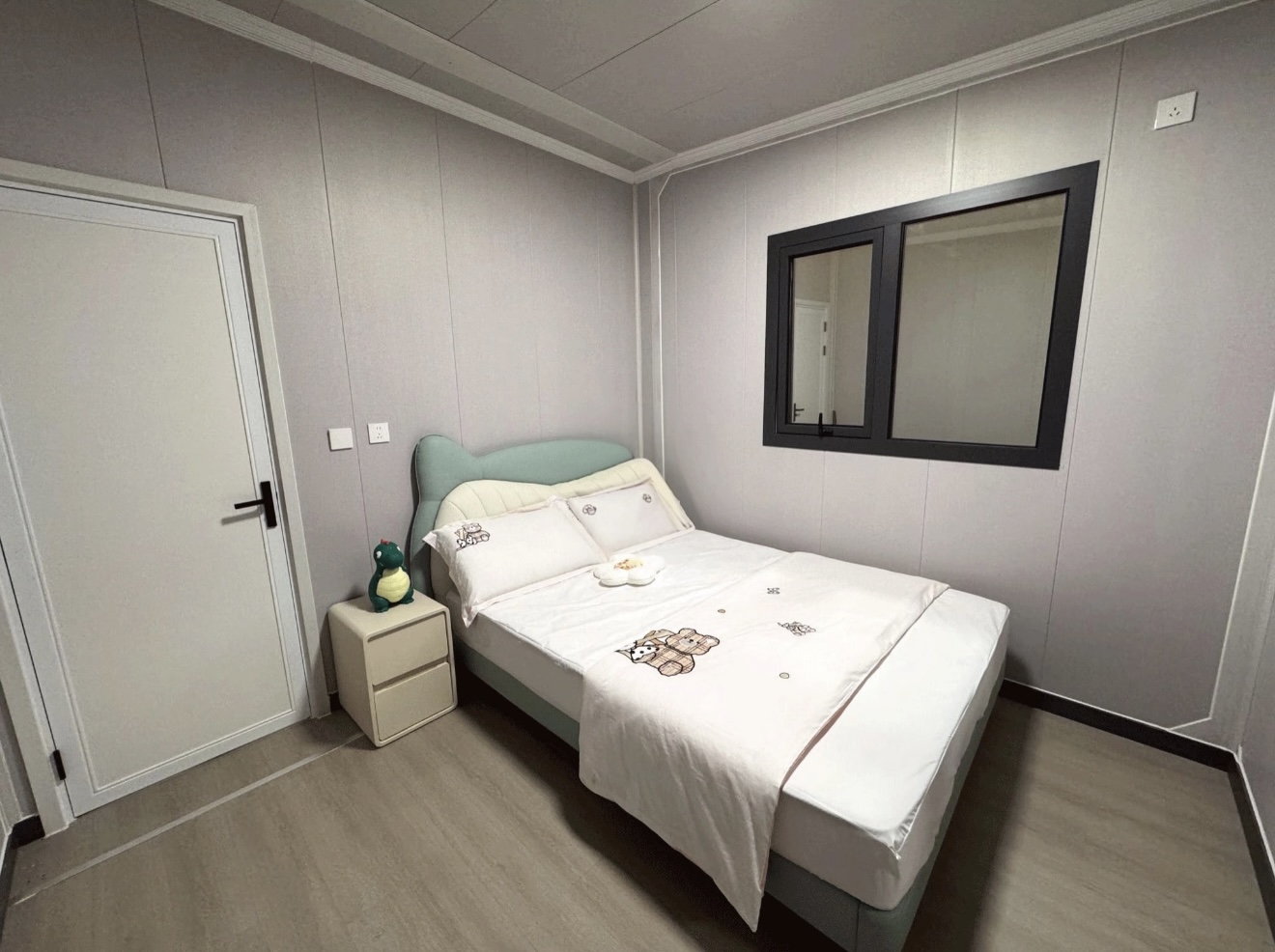 20ft 40ft Small Portable Ready Made Low Cost Cheap Modern Prefab Shipping Container Cabin Homes Office