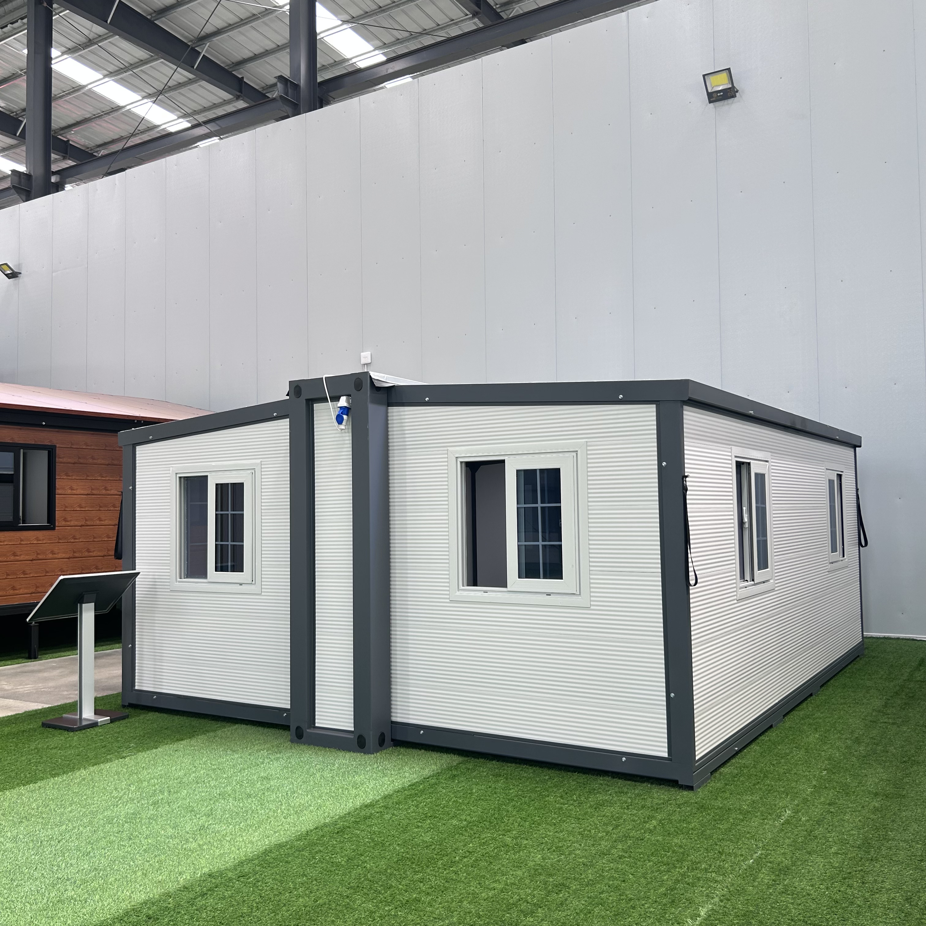 Mobile Expandable House 20ft Prefabricated Luxury Living Villa Custom OEM ODM Luxury Portable Container House