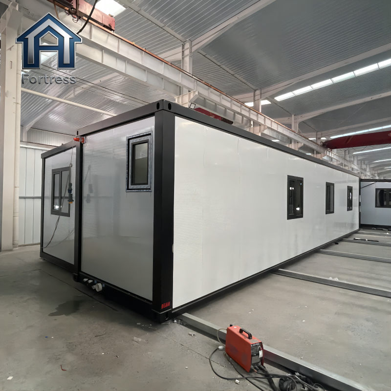 20 40 Foot Double Wing Expansion Box 1-4 Bedroom Expandable Container House With Bedroom Living Room Kitchen and Bathroom