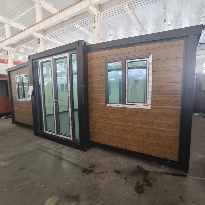 Rapid Setup Expandable Container Housing for Instant Living