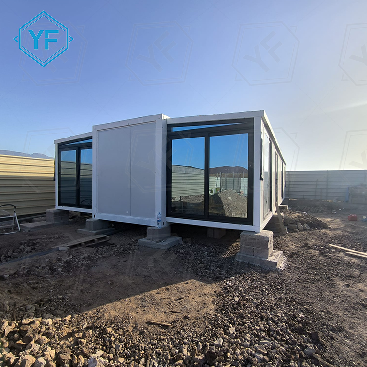 Custom 40 Foot White 2 Bedroom 1 Bathroom Prefab Expandable Container House Home Casas Prefrafricadas 40 Pies