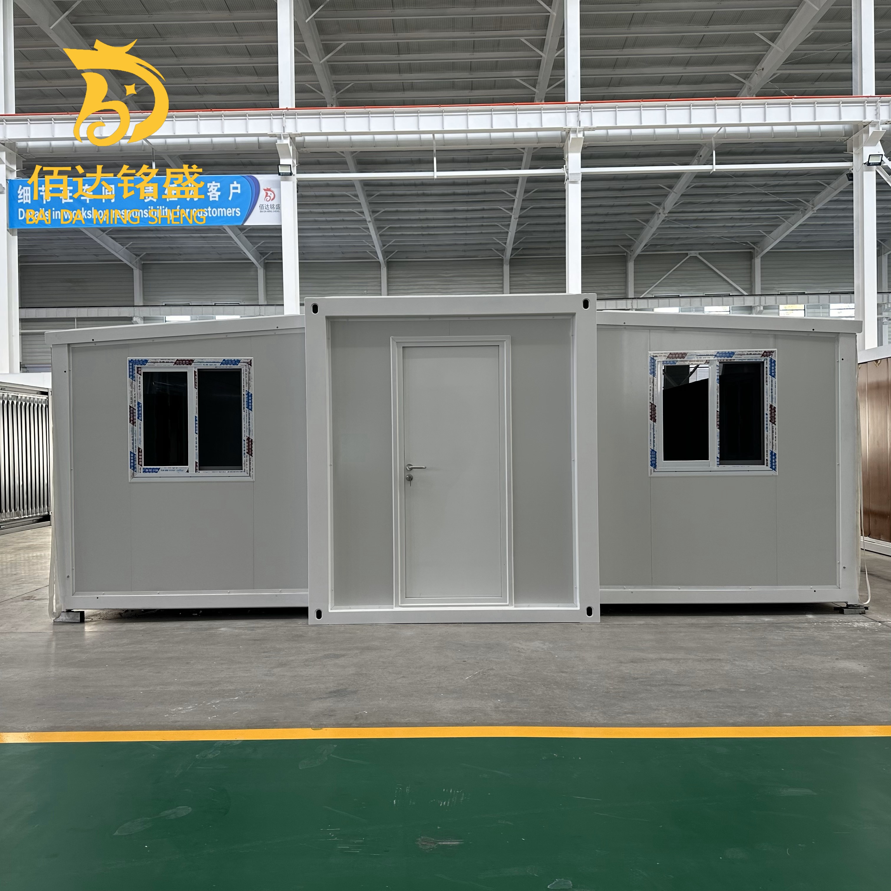BDMS Casa 40ft Expandable Container 4 Bedroom 74m Eco Friendly Fast Install Prefab Villa Refugee Camp Dormitory Home