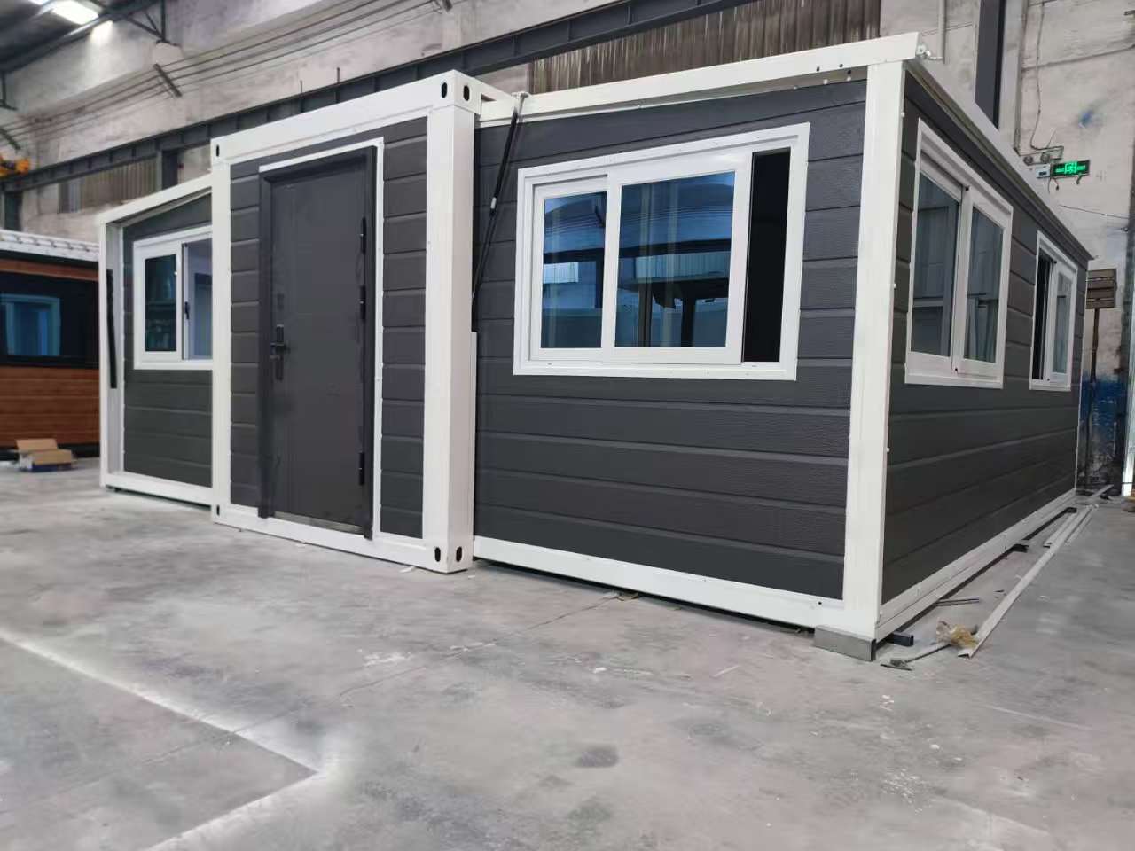 20ft Expandable Steel Container House Prefabricated Mobile Building 2 or 3 Bedroom Villa Apartment(Can Equipped Roof /Terrace)