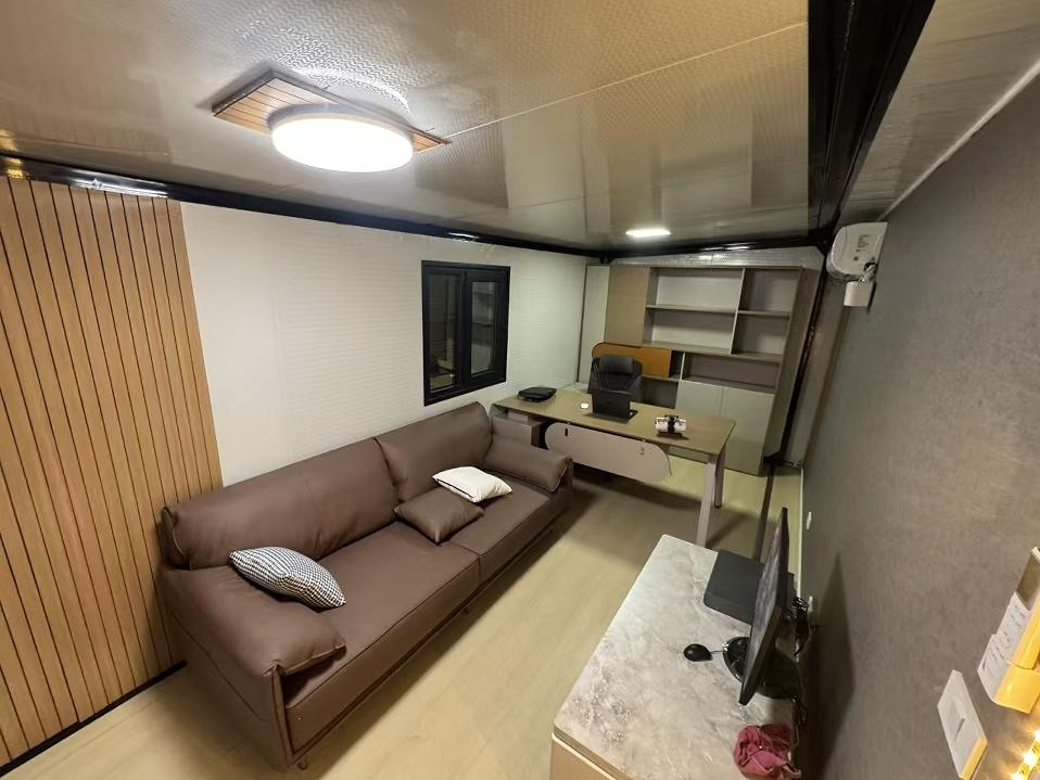 Modern 2 Bedroom Prefabricated Shipping Container House Expandable and Folded for Villa Use