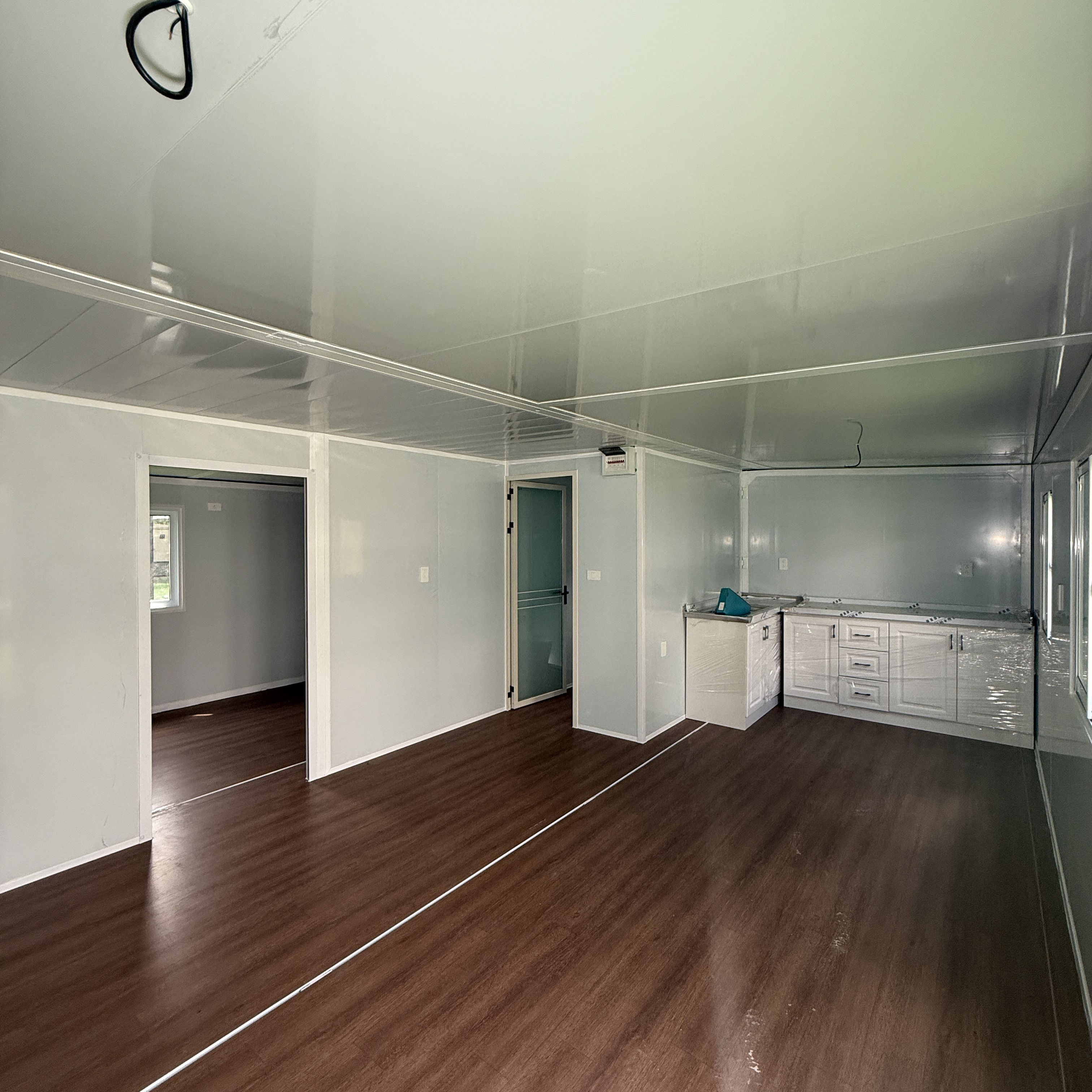 Ready Ship Prefabricated 20Ft 40Ft Expandable Waterproof Container House Kitchen Foldable Apartment Modern Design Hotel Villa
