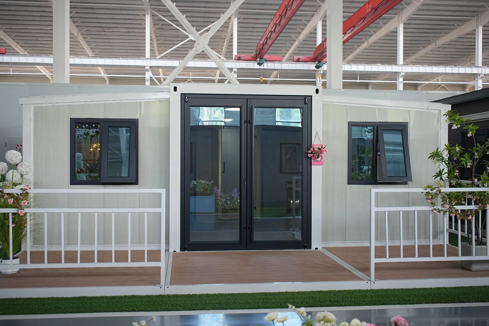 Customize Design 20/40FT Flat Pack Expandable Modular Metal Foldable Temporary Home Warehouse Prefabricated Luxury Mobile Living Modern Prefab Container House