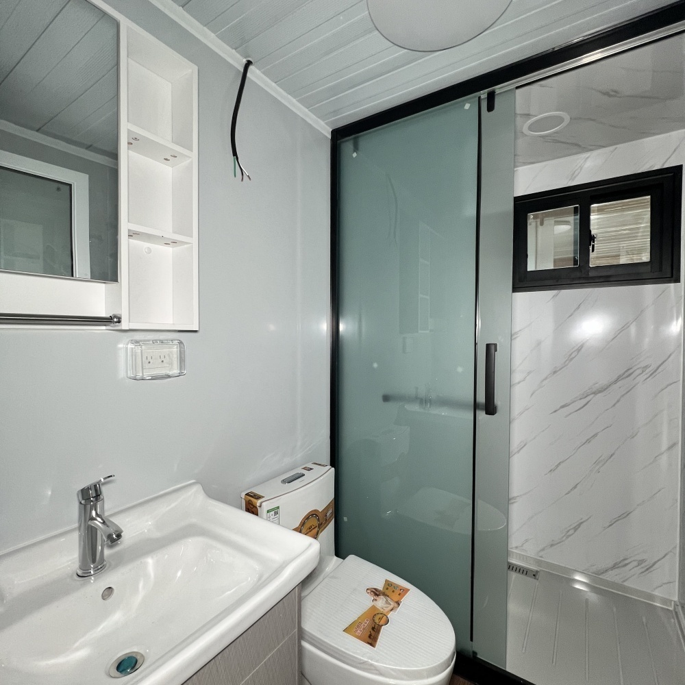Pre-made Mobile Luxury Tiny Home Modular Expandable Flat Pack Folding Shipping Container Cabin Houses with 3 Sleeping Rooms