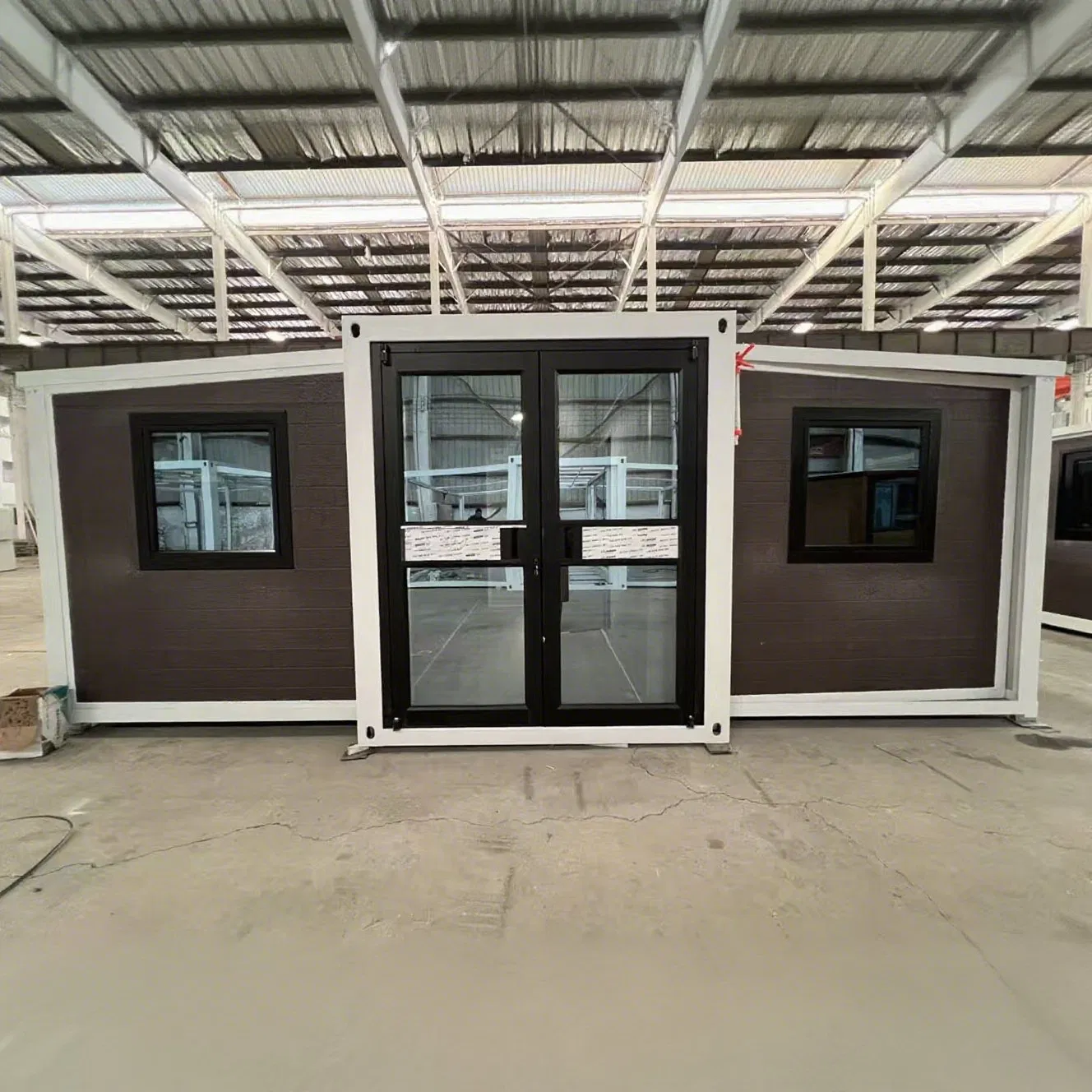 Low-Cost Expandable Container Camp Housing with Toilet &amp; Kitchenette
