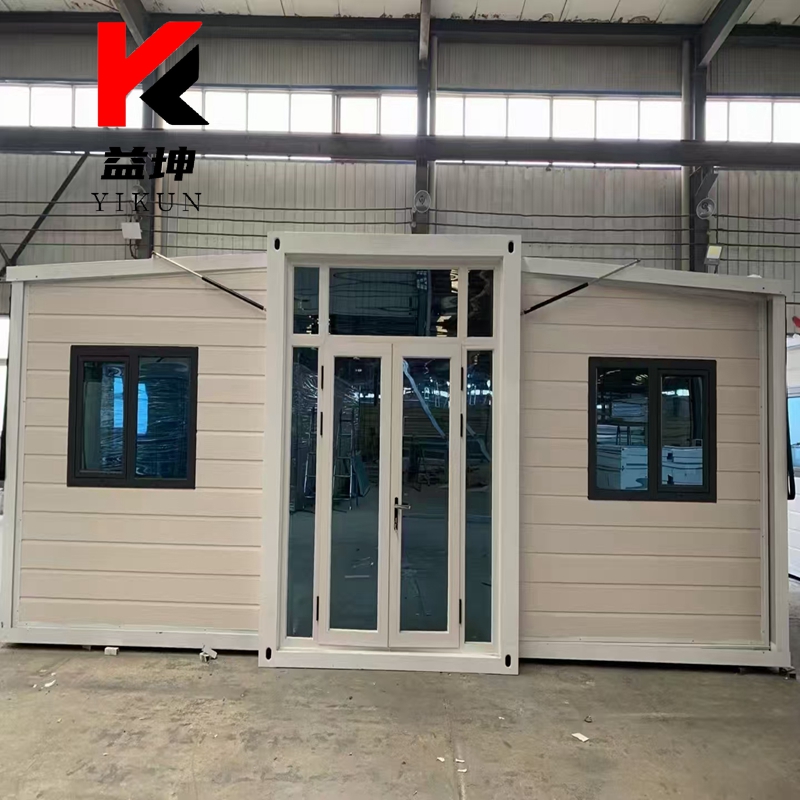 40ft Steel Structure Expandable Container House Luxury Prefab Villa 3 Bedrooms 2 Bathrooms Kitchen Mobile Home on Wheels Sale