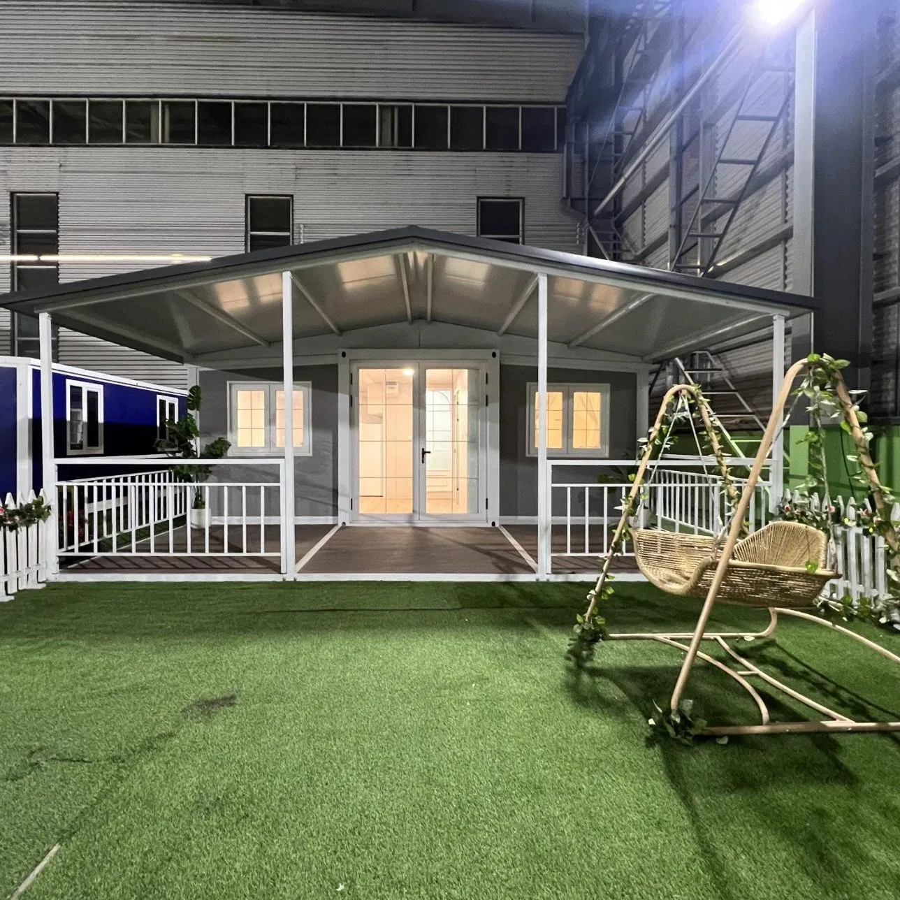 Prefabricated Modular House Expandable Container House for Weekend Getaway or Vacation Cabin