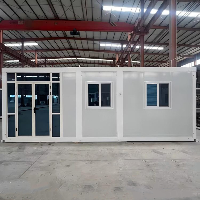 Modern 20ft Flat Roof Expandable House Luxury Prefabricated Cabin with Terrace Aesthetic Modular Studio Mobile Home