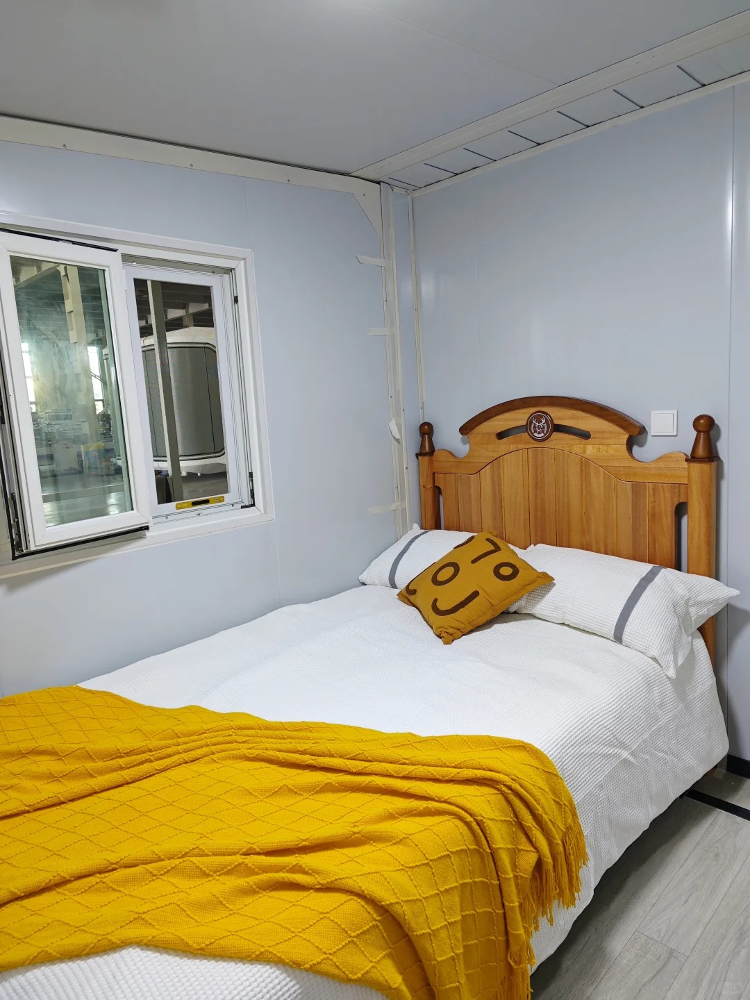 Luxury Expandable Container House with Double Wings Prefab Modular Steel Structure Mobile Home for Camping &amp; Worksite