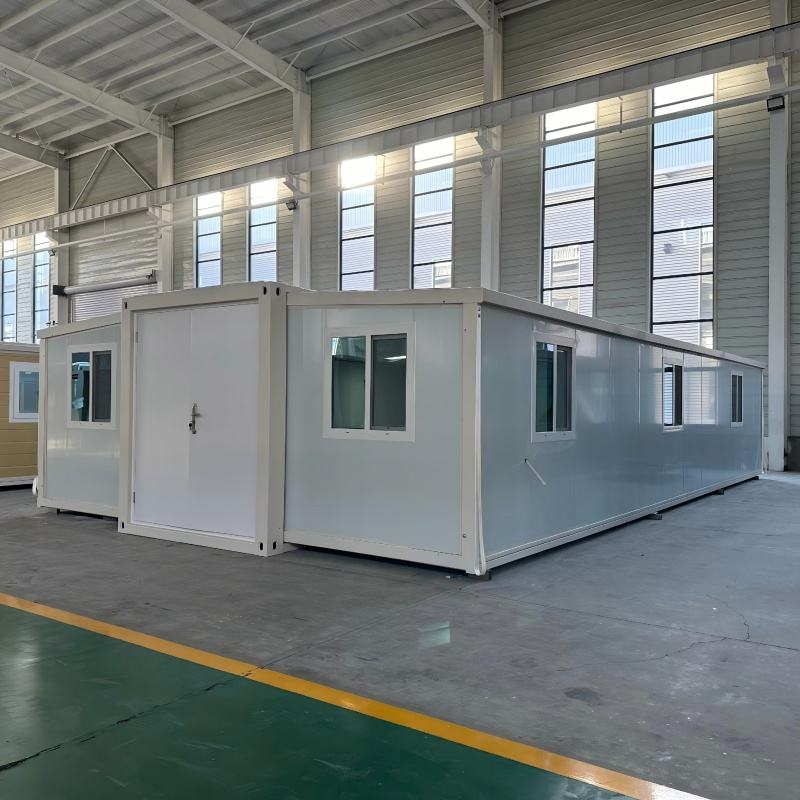 Space Saving 20ft Flat Pack Prefabricated Building for School Classroom and Public Service Center Expandable Container House