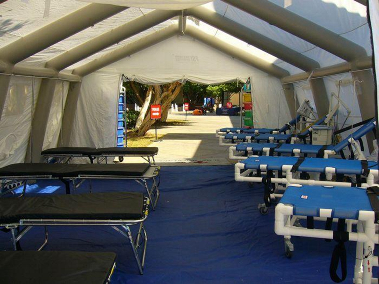 1000D Fabric Waterproof Inflatable Mobile Rescue Tent For Emergency Insolation