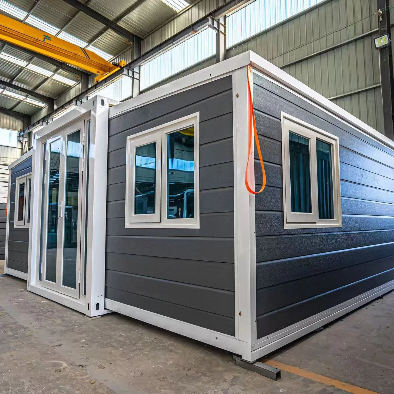 40FT 3 Bedrooms Luxury Movable Modern Expandable Container House with Full Bathroom