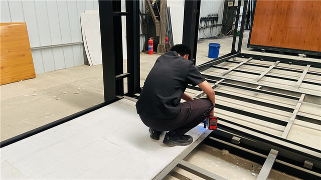 Quality control inspection of prefabricated building panels