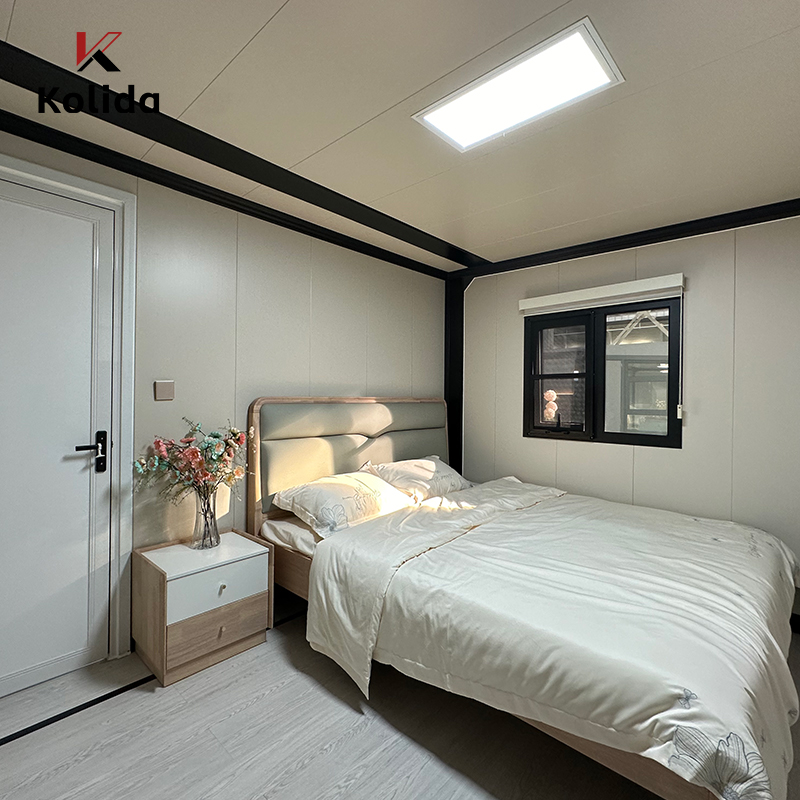 Rapid-Deploy Portable Expandable Container House with Wooden Sandwich Panel Design for Pop-Up Campsites Vacation Homes Villas