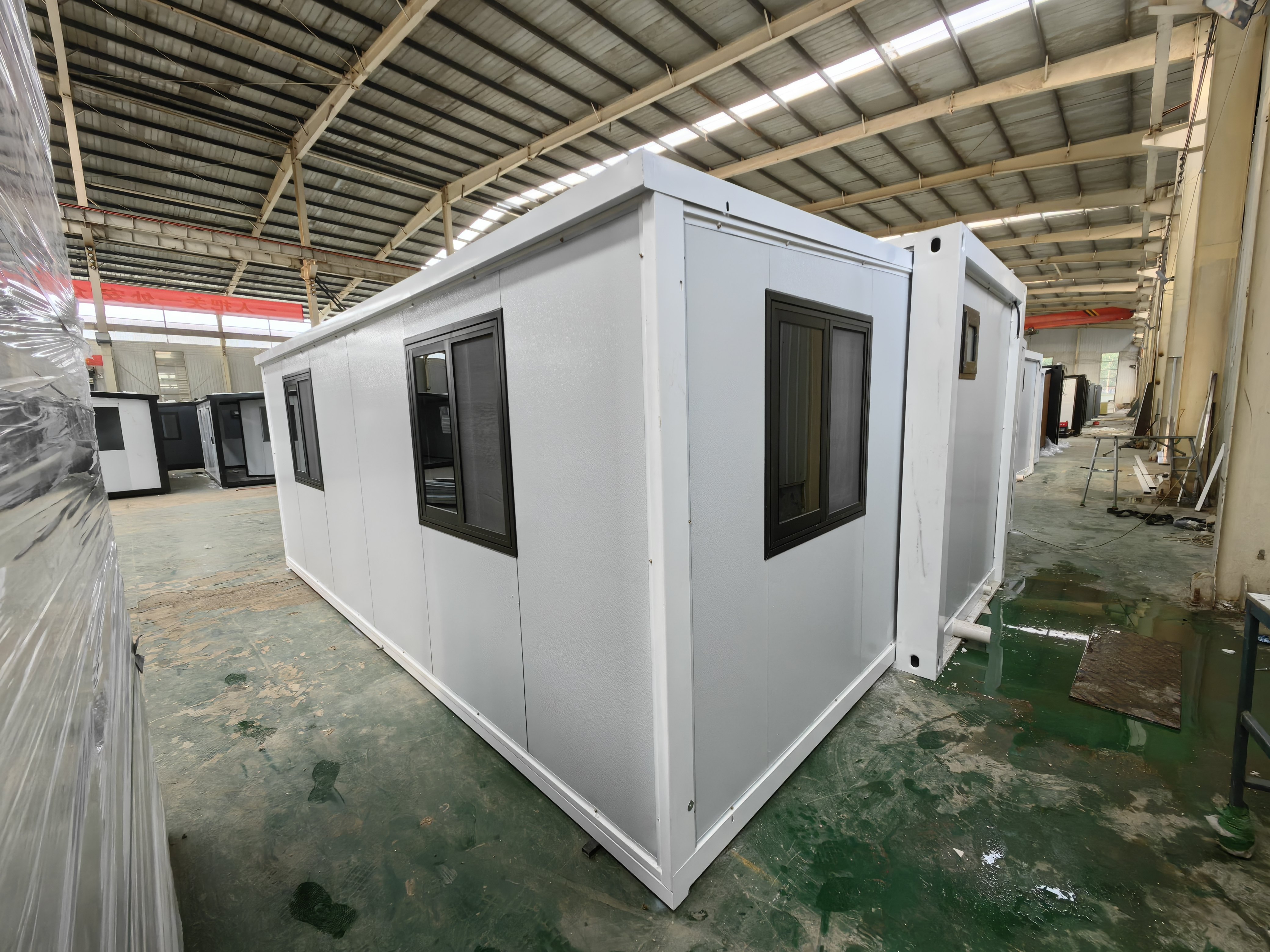 Expandable House the Preferred Mobile Travel Cabin for Customized Size Camping Hotels Can Be Towed by Trailer