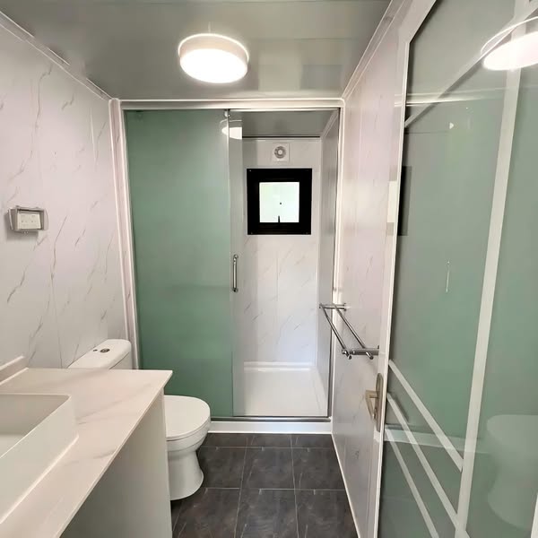 20ft Expandable Container House with Detachable Design Cheap Modular Living Unit Bedroom Bathroom Kitchen Equipped Portable Home