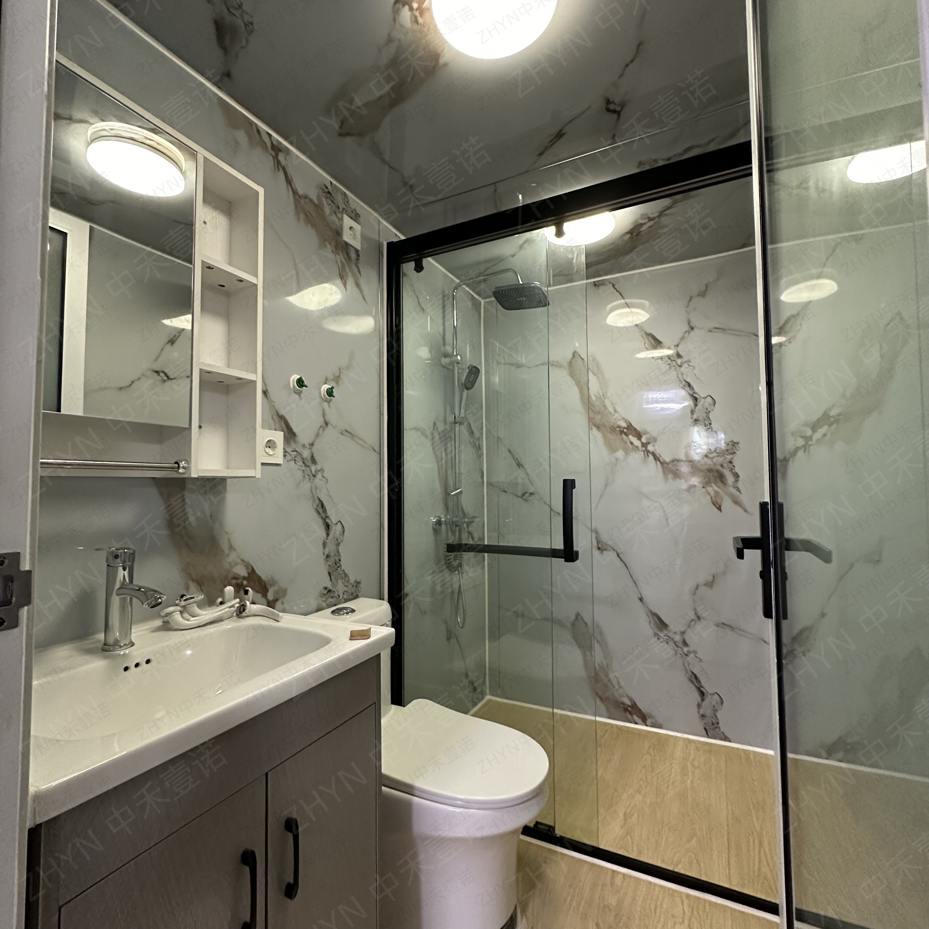 Fully Furnished Prefab Moisture Proof Expandable Container House With Glass Wall For Tiny House